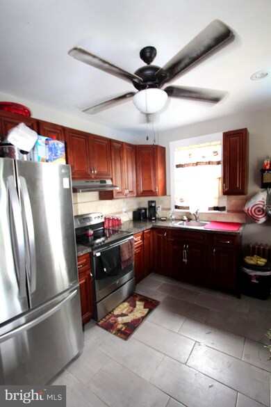 3315 Fairfield St, Reading, PA 19605 - photo 6