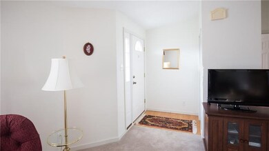 A nice 5x5 entry with coat closet, side window and