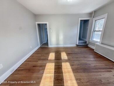 1515 Myrtle St, Scranton, PA 18510 - photo 4
