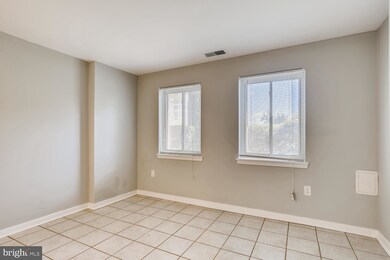 411 S Sharp St, Baltimore, MD 21201 - photo 4
