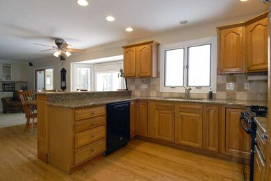 551 Viking Dr, Batavia, IL 60510 - photo 4