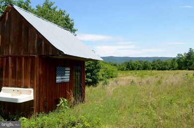 211 Tabasco Ln, Hedgesville, WV 25427 - photo 2