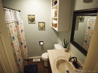 Hall/ Full bath