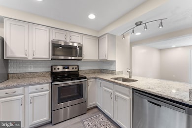 1644 Fieldthorn Dr, Reston, VA 20194 - photo 7