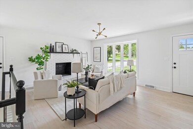 605 Lynn Way, Sykesville, MD 21784 - photo 3