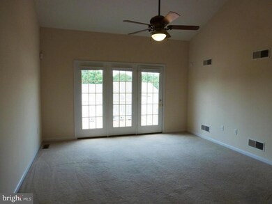 9 Hardy Ct unit 113, Lancaster, PA 17602 - photo 2