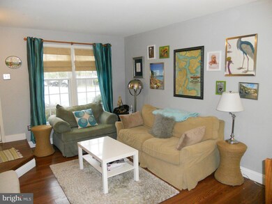 6376 Chimney Wood Ct, Alexandria, VA 22306 - photo 3