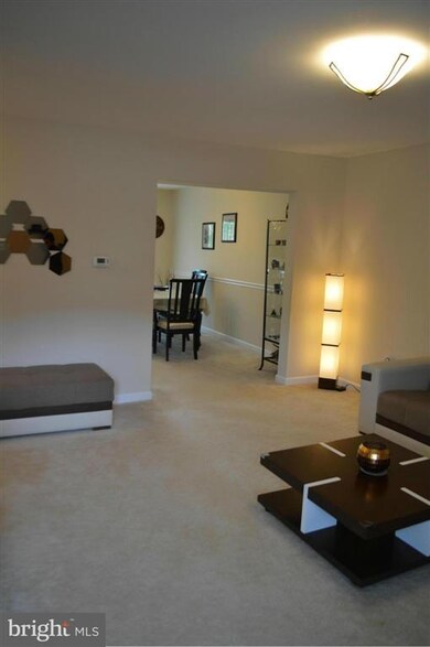 2941 Wetherburn Ct, Woodbridge, VA 22191 - photo 2