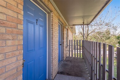 525 12th St unit 7, Huntsville, TX 77340 - photo 2