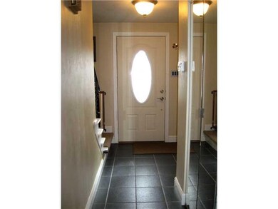 Entry/Foyer.