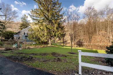 2121 Weisstown Rd, Boyertown, PA 19512 - photo 6