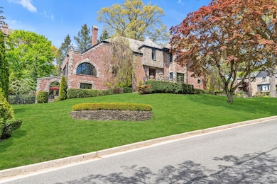 183 Mill Spring Rd, Manhasset, NY 11030 - photo 3