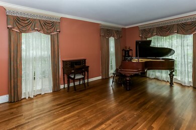 Floor to Ceiling Windows, Hardwood Flooring, 9' Ce