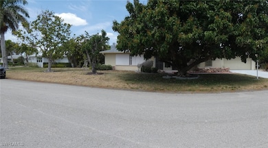 1365 Kingswood Ct, Fort Myers, FL 33919 - photo 2