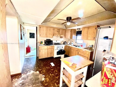 13141 SW 7th Place, Davie, FL 33325 - photo 2