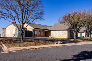 2025 Balmoral Dr, Kerrville, TX 78028 - photo 5