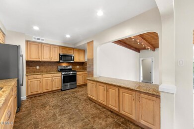 289 Arnett Ave Ventura CA-large-011-084-