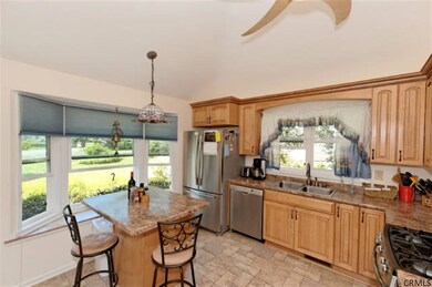 521 Highwood Cir, Albany, NY 12203 - photo 3