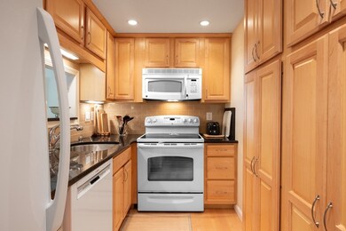 12 Pond Ln unit 41, Arlington, MA 02474 - photo 5