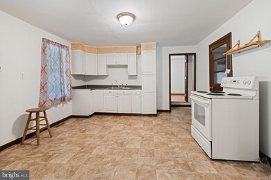 12528 Seavolt Rd, Hancock, MD 21750 - photo 3