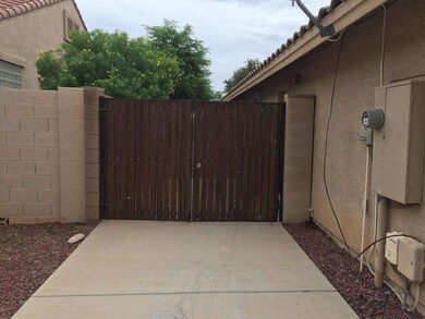 747 side driveway