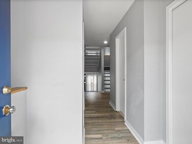 11112 Glade Dr, Reston, VA 20191 - photo 6