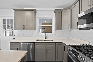 1 Conn St unit 2, Woburn, MA 01801 - photo 3