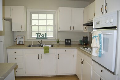 1008 Onsville Dr, Jacksonville, NC 28546 - photo 2