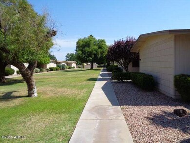 10711 W Santa fe Dr, Sun City, AZ 85351 - photo 6