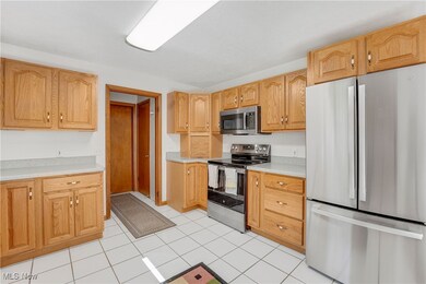 14705 Hubbard Rd, Burton, OH 44021 - photo 4