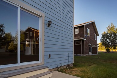 03 exterior rear