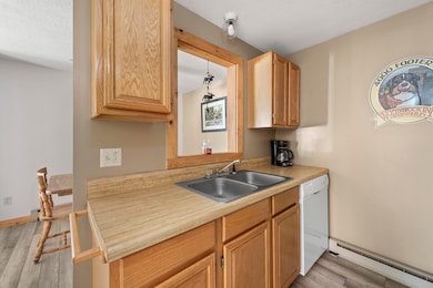 44 Church St unit 1, Lincoln, NH 03251 - photo 5