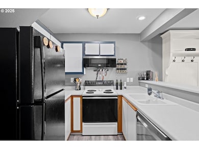 7143 SW Sagert St unit 104, Tualatin, OR 97062 - photo 3