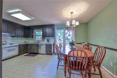 Eat In Kitchen