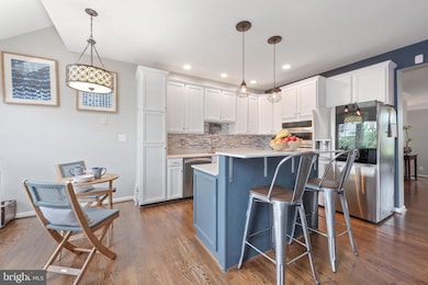 25505 Beresford Dr, Chantilly, VA 20152 - photo 4