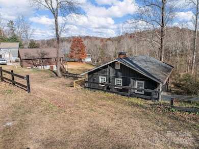 1420 W Lakeshore Dr, Landrum, SC 29356 - photo 2