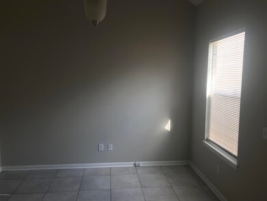 2784 Hidden Village Dr, Jacksonville, FL 32216 - photo 4