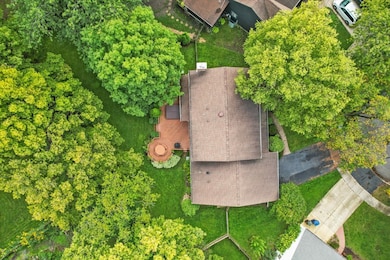 1120 Wickham Ct, Naperville, IL 60540 - photo 3