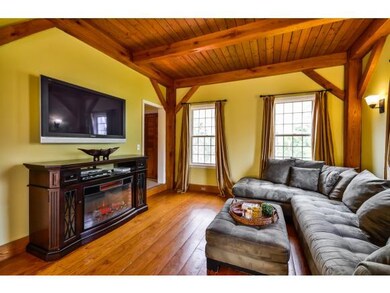 STUNNING POST AND BEAM DETAILS