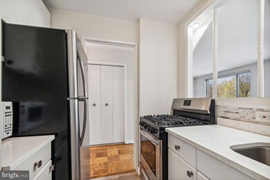 Park Sutton Condominiums unit 403, Silver Spring, MD 20910 - photo 5