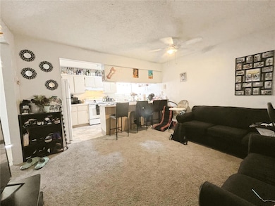 2811 SW Archer Rd unit V181, Gainesville, FL 32608 - photo 2