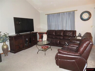 200 Cameo Ln, Mankato, MN 56001 - photo 2