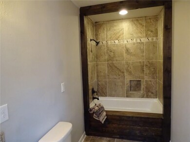 2701 Maureen Dr, Pineville, LA 71360 - photo 7