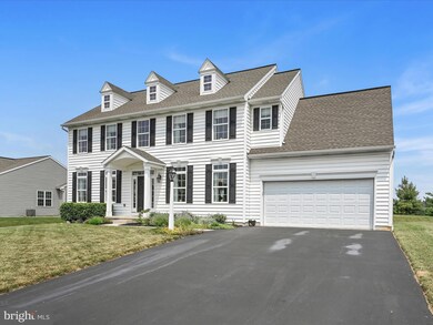 820 Jasmine Ave, Mount Joy, PA 17552 - photo 2