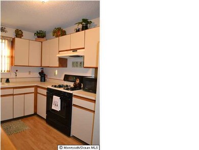 68 Tulip Ln, Freehold, NJ 07728 - photo 7