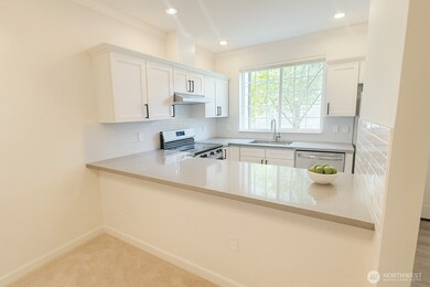 25025 SE Klahanie Blvd unit D202, Issaquah, WA 98029 - photo 2