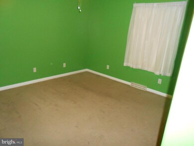 1136 Hollywell Ave, Chambersburg, PA 17201 - photo 5