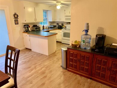 79 Oakridge Dr, Londonderry, NH 03053 - photo 3