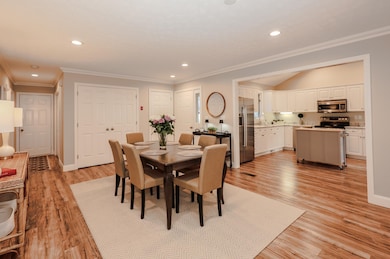 15 Spyglass Point Cir, Bedford, NH 03110 - photo 4