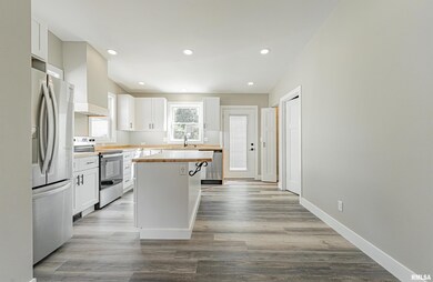 102 Oscar St, Lincoln, IL 62656 - photo 6